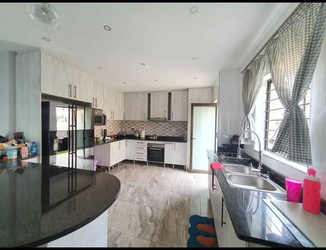 4 BEDROOM GATED ESTATE TO LET IN GEELHOUTPARK